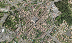 ©Géoportail / Équipements en centre bourg à Créon [33]