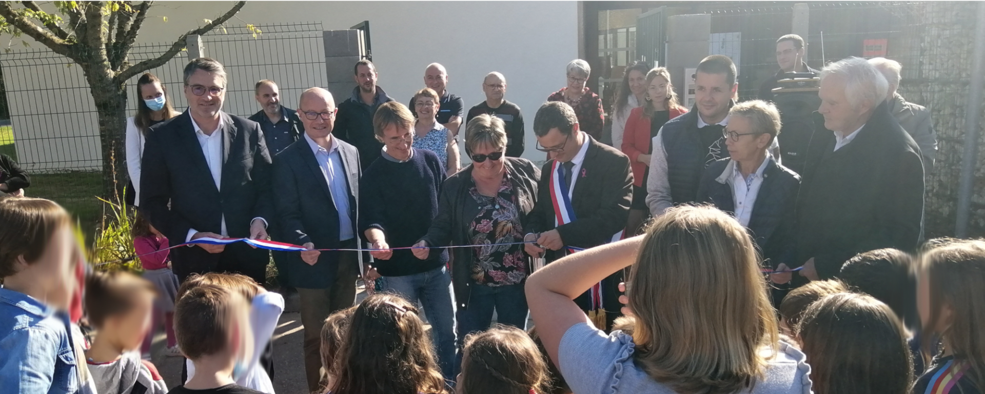 Inauguration ecole de queuil st genes de fronsac