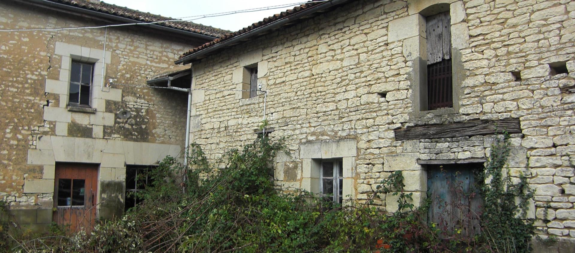 Monts sur guesnes ferme rousseau 1